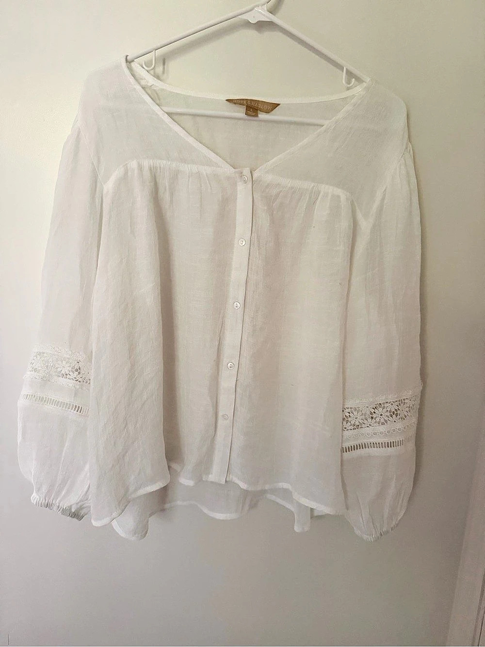 Hope & Harlow White Lace Sleeve Blouse Size Large Like New